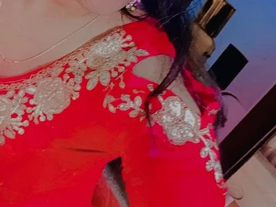 Simran-001 live cam video preview