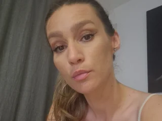 Adriana_May Bald webcam from Czech Republic