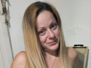 VickyMike21 Bald webcam from Hungary