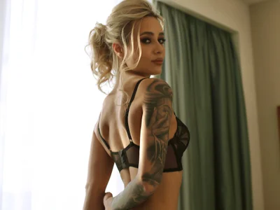 CrazyWomen Athletic webcam from Ukraine