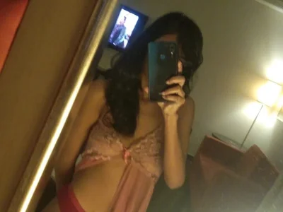exude_diya featured webcam