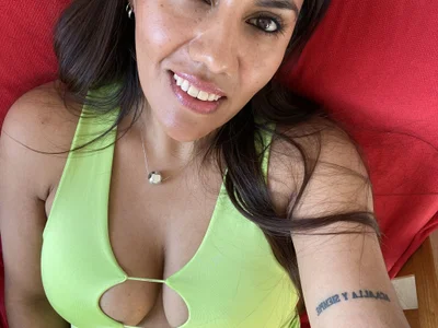 Samantablair Brown Eyes webcam from Argentina